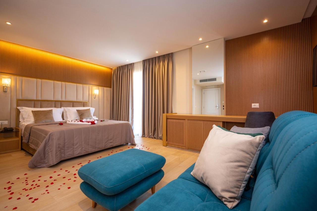 Merar Hotel Golem  Luaran gambar