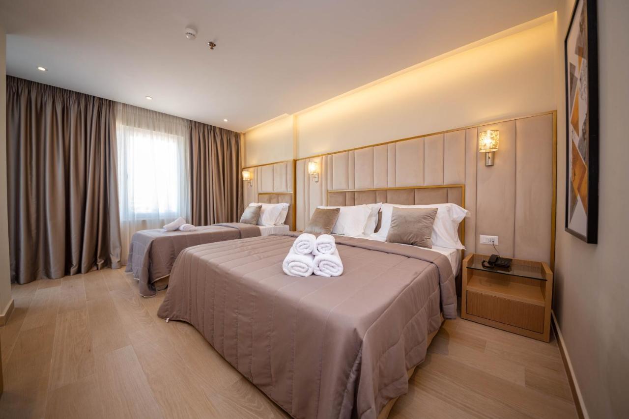 Merar Hotel Golem  Luaran gambar