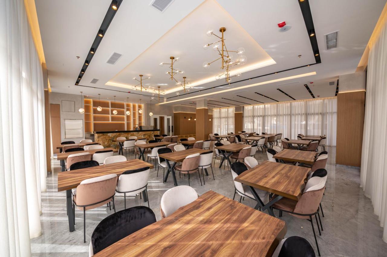 Merar Hotel Golem  Luaran gambar
