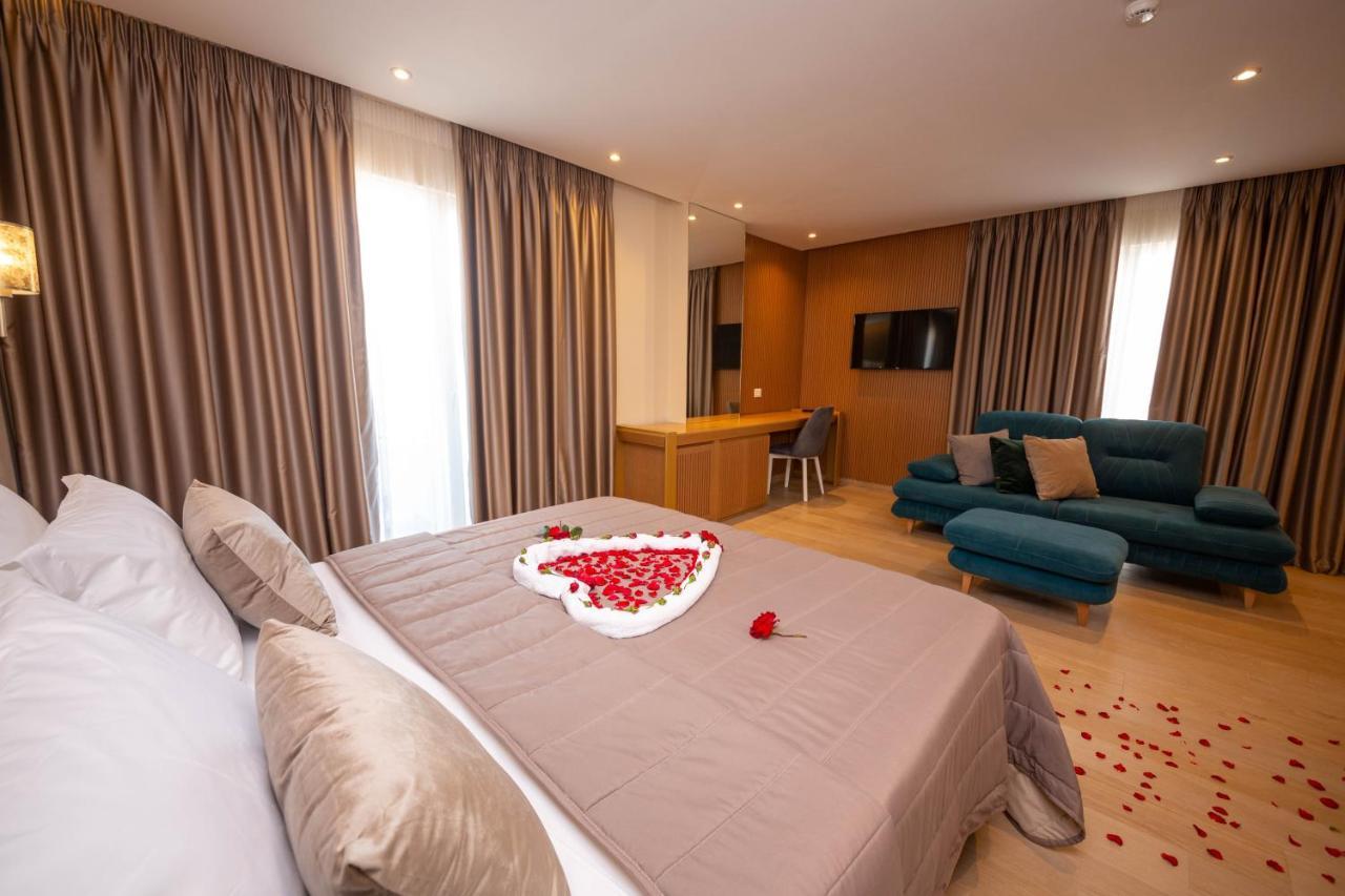 Merar Hotel Golem  Luaran gambar