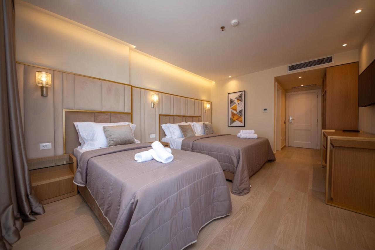 Merar Hotel Golem  Luaran gambar