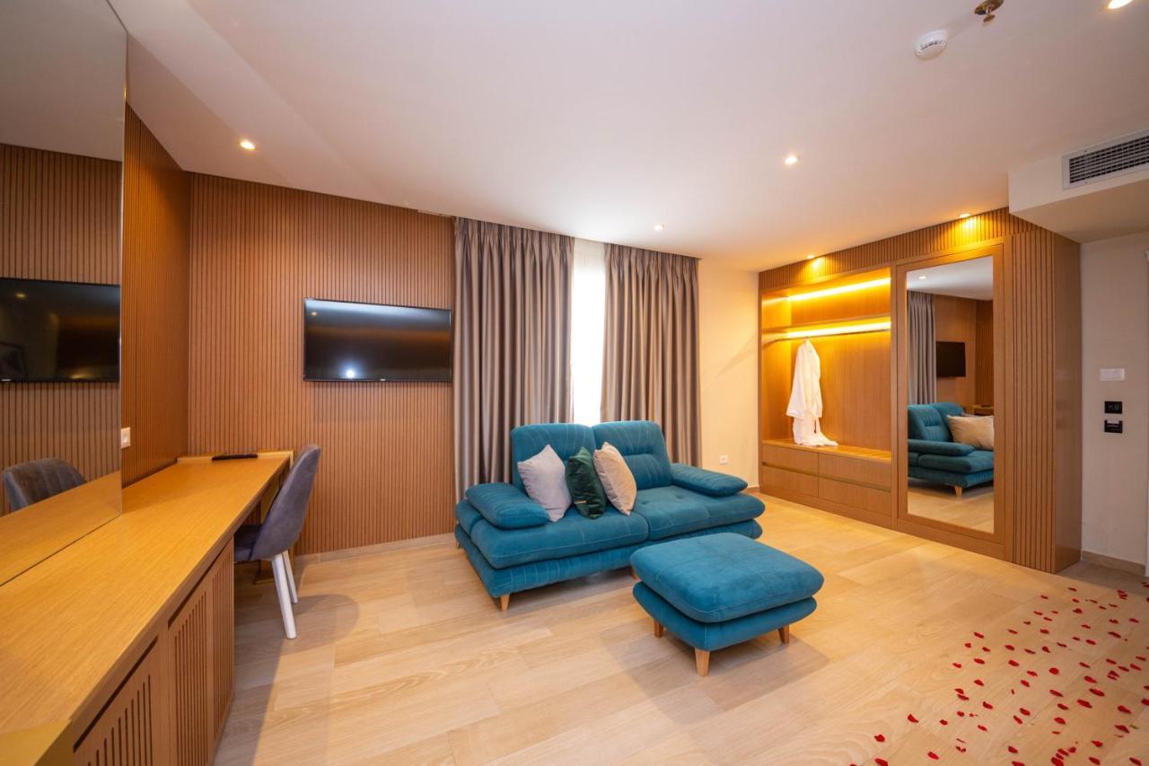 Merar Hotel Golem  Luaran gambar
