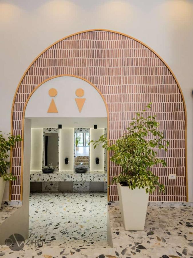 Merar Hotel Golem  Luaran gambar