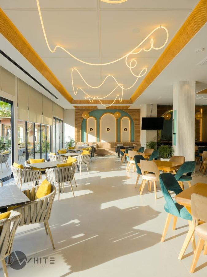 Merar Hotel Golem  Luaran gambar